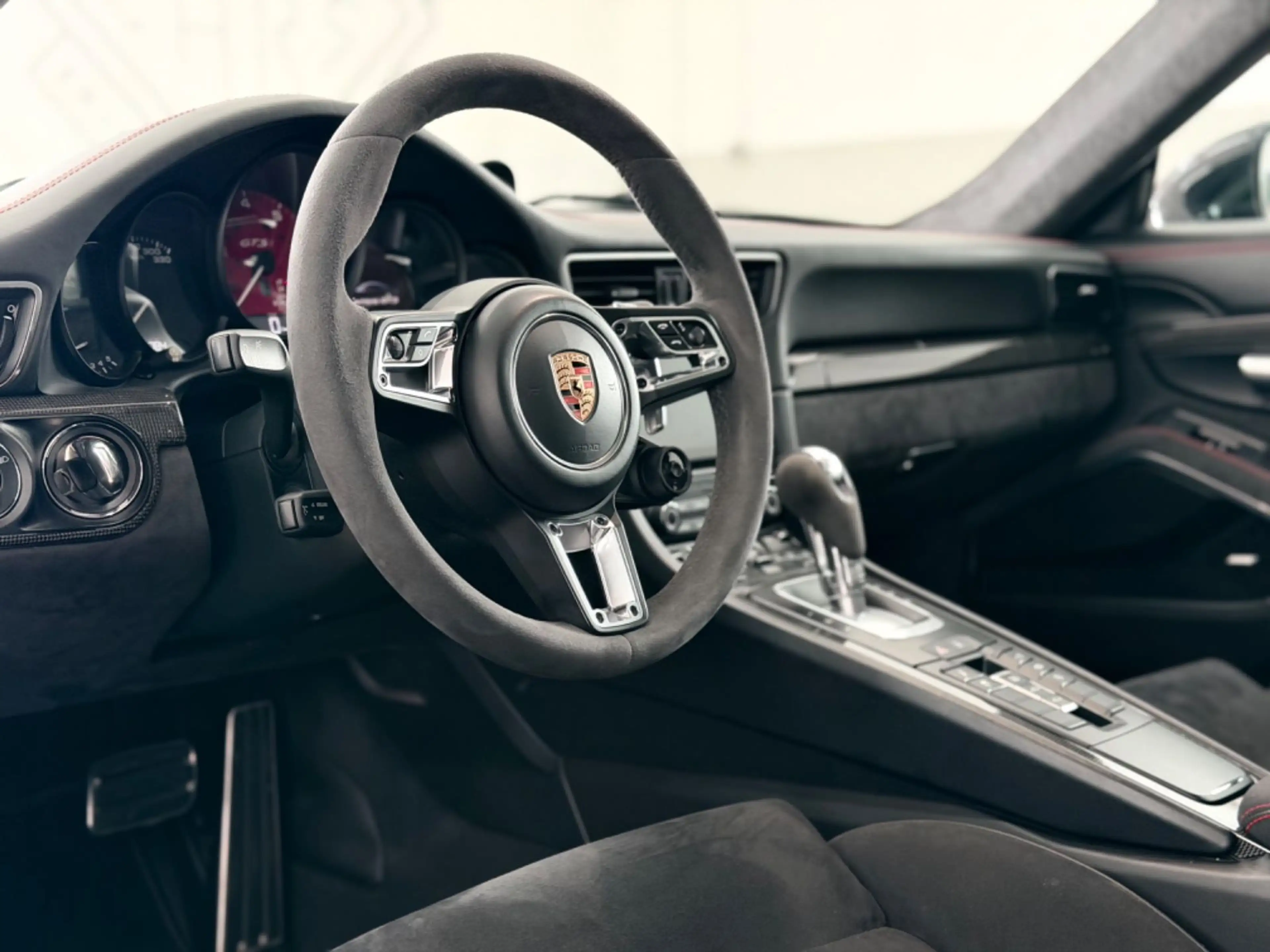 Porsche 991 Carrera GTS Coupé — photo 15