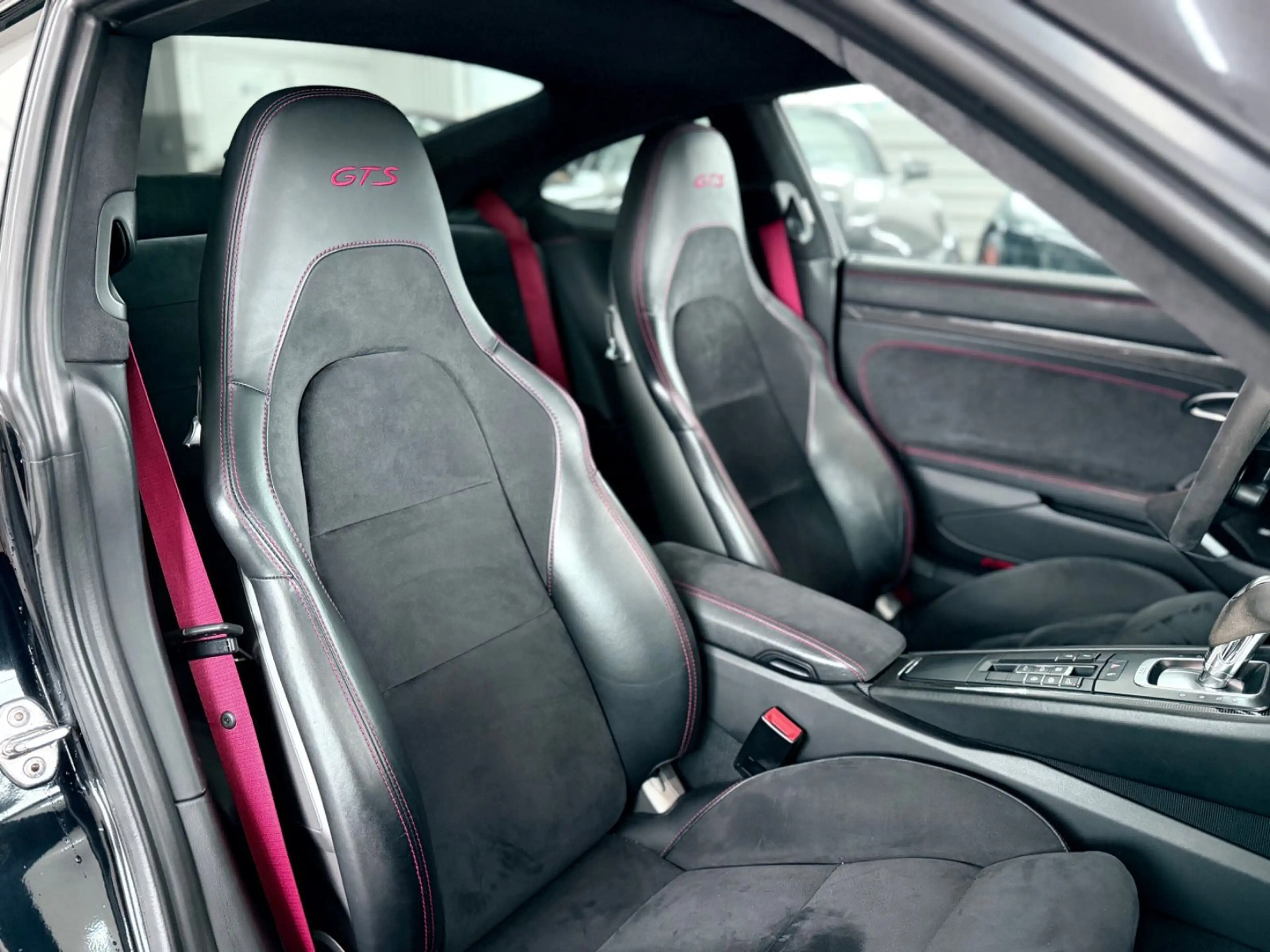 Porsche 991 Carrera GTS Coupé — photo 11