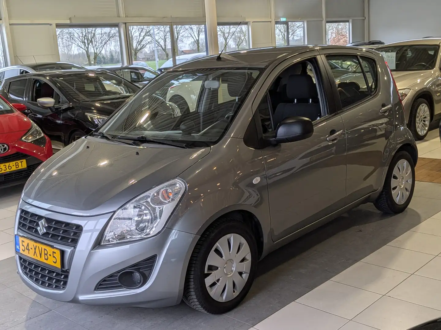 Suzuki Splash 1.2 Comfort Automaat NAP, Airco, Stuurbekrachtigin Gris - 2
