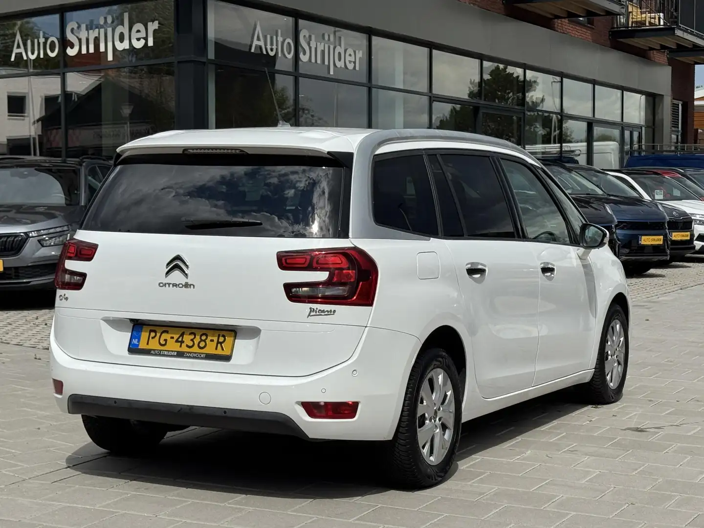 Citroen Grand C4 Picasso 1.2 PureTech Feel | Automaat | 7-Pers. | Camera | Wit - 2