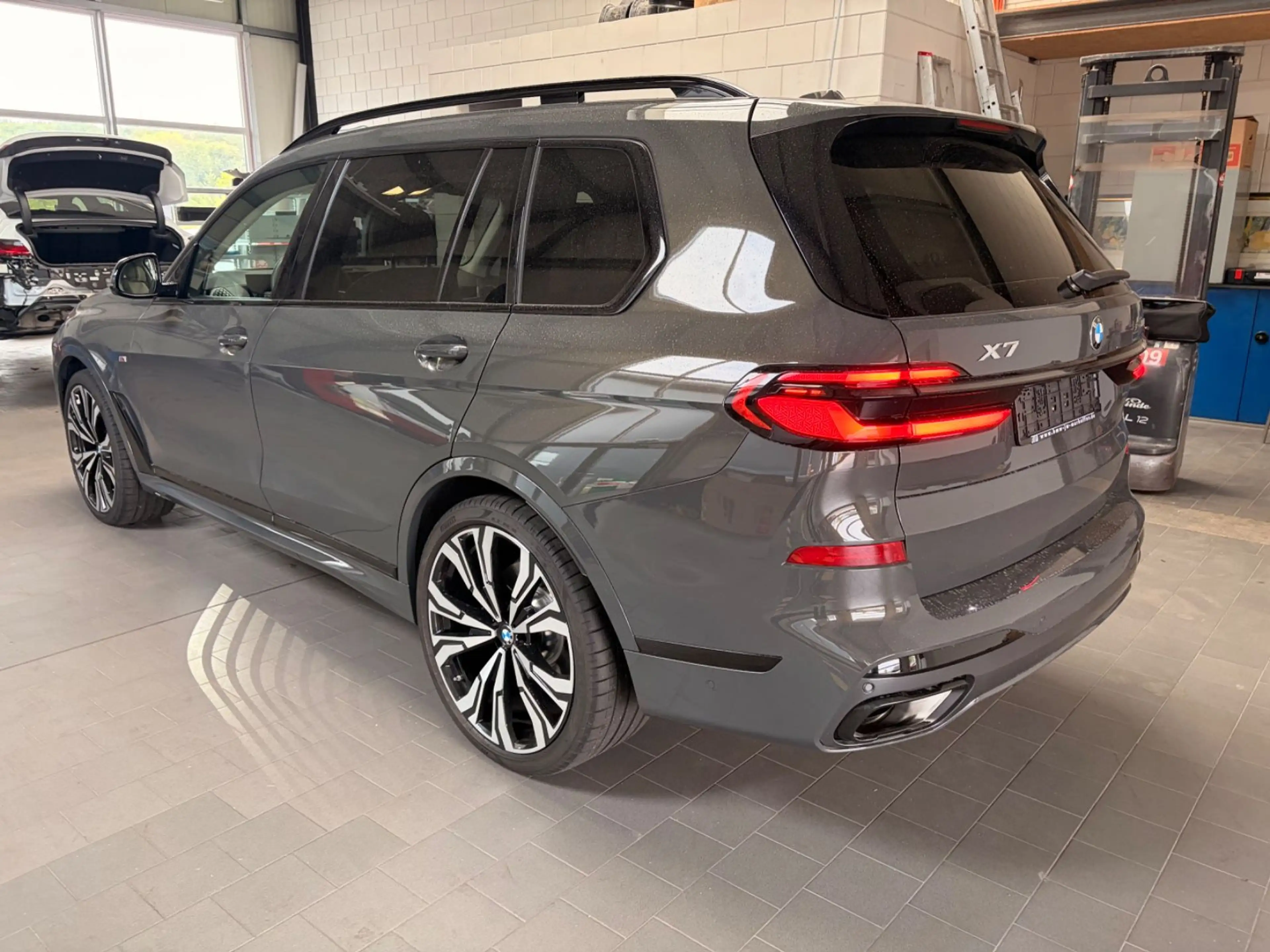 BMW X7 xDrive40d MSportPRO Individual VollLeder B&W — photo 3