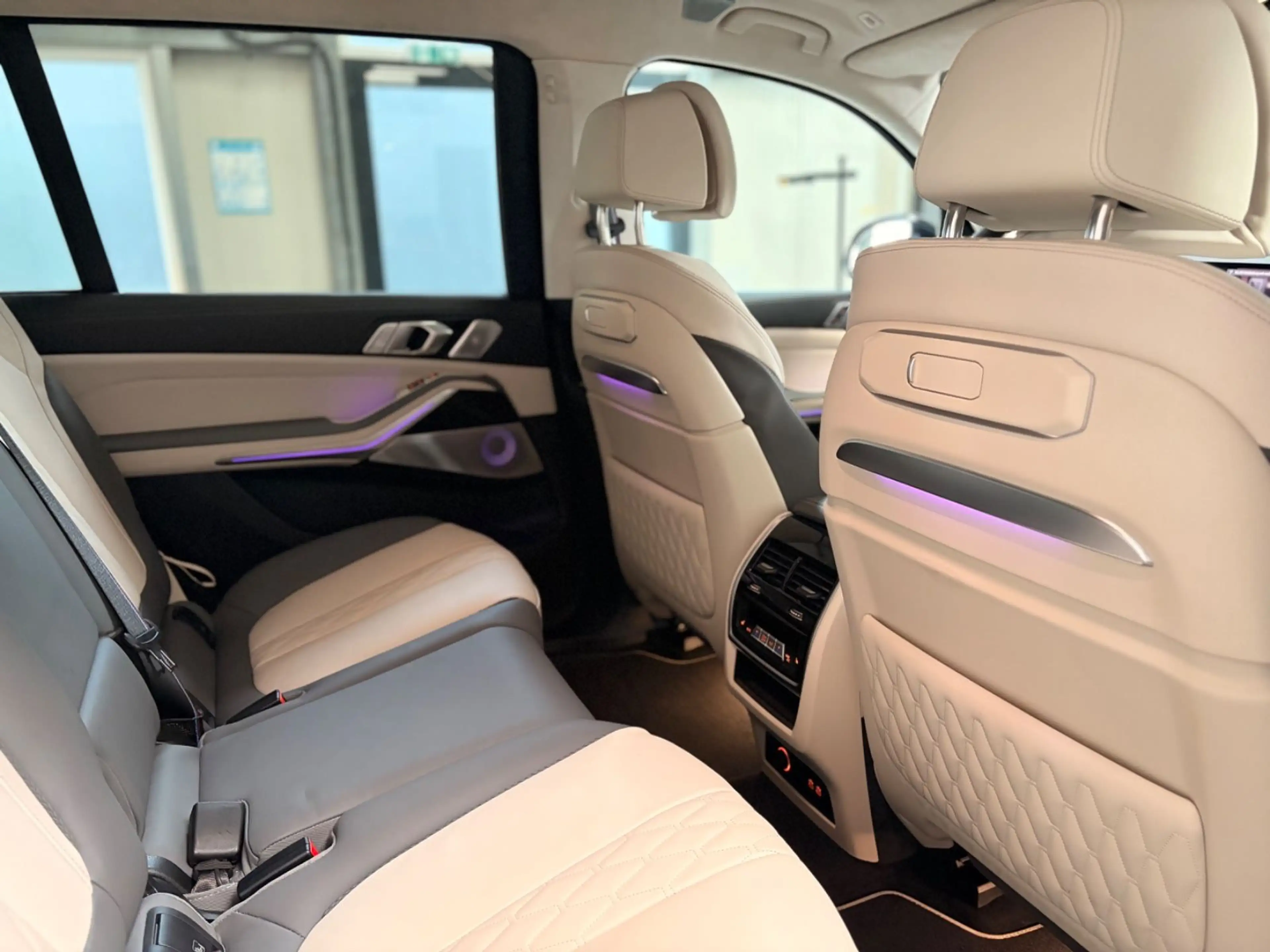 BMW X7 xDrive40d MSportPRO Individual VollLeder B&W — photo 9