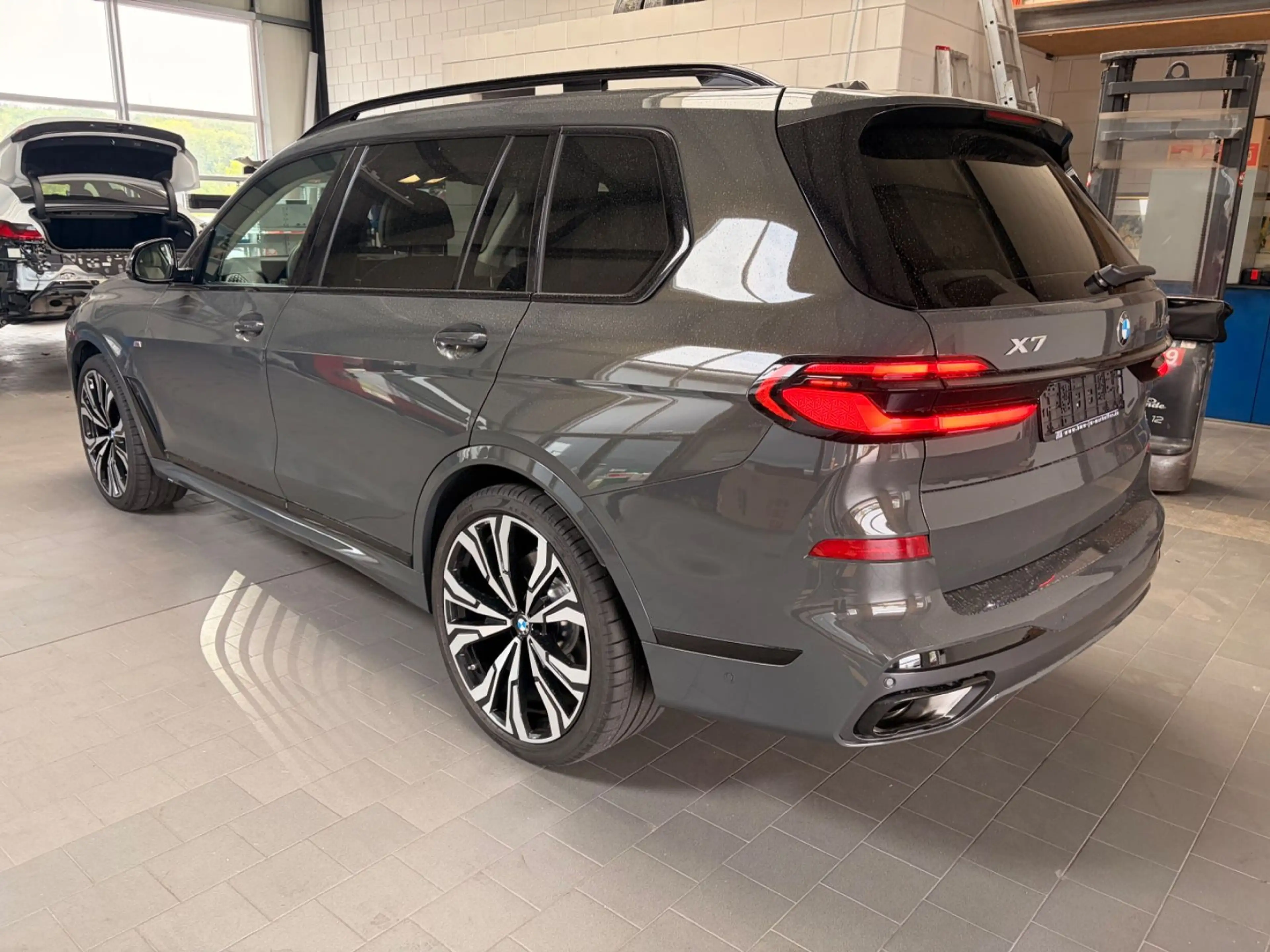 BMW X7 xDrive40d MSportPRO Individual VollLeder B&W — photo 6