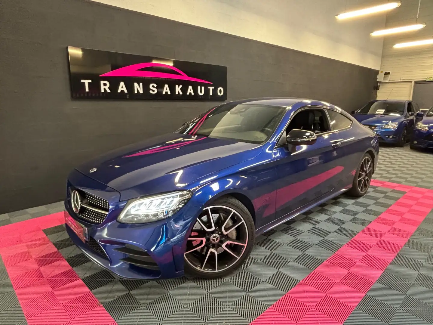 Mercedes-Benz AMG Line Bleu - 1