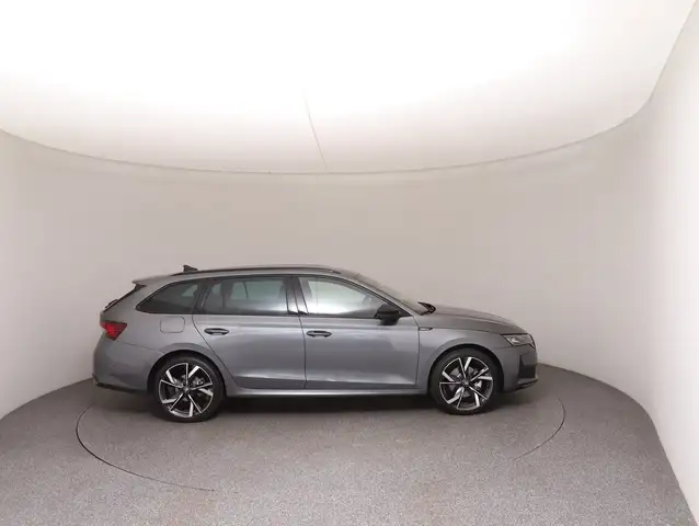 Skoda Octavia view 7