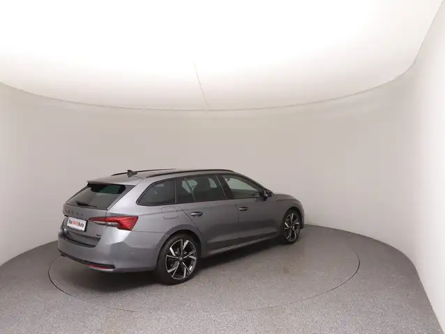Skoda Octavia view 6