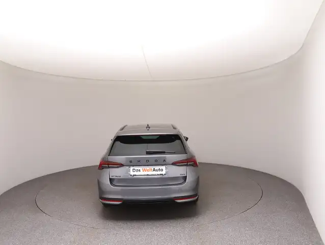 Skoda Octavia view 5