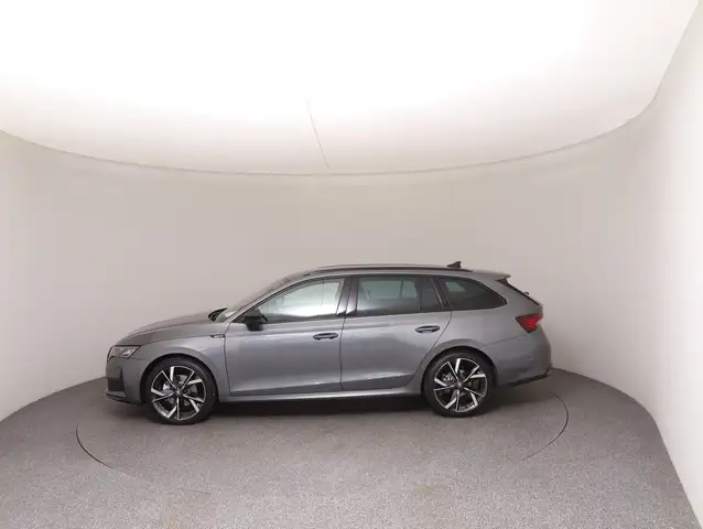 Skoda Octavia view 3