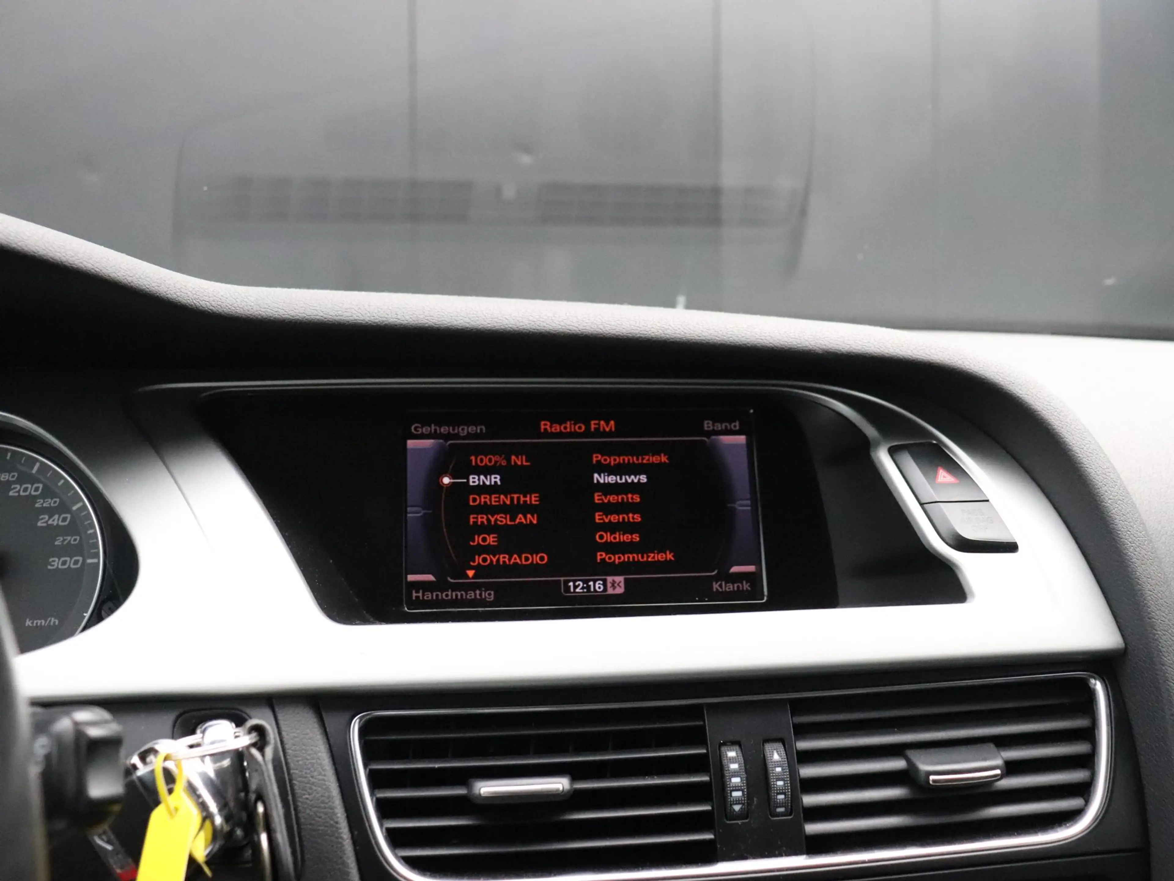 Audi A4 Avant 3.0 TFSI S4 quattro Pro Line | HALF LEDER | — photo 8