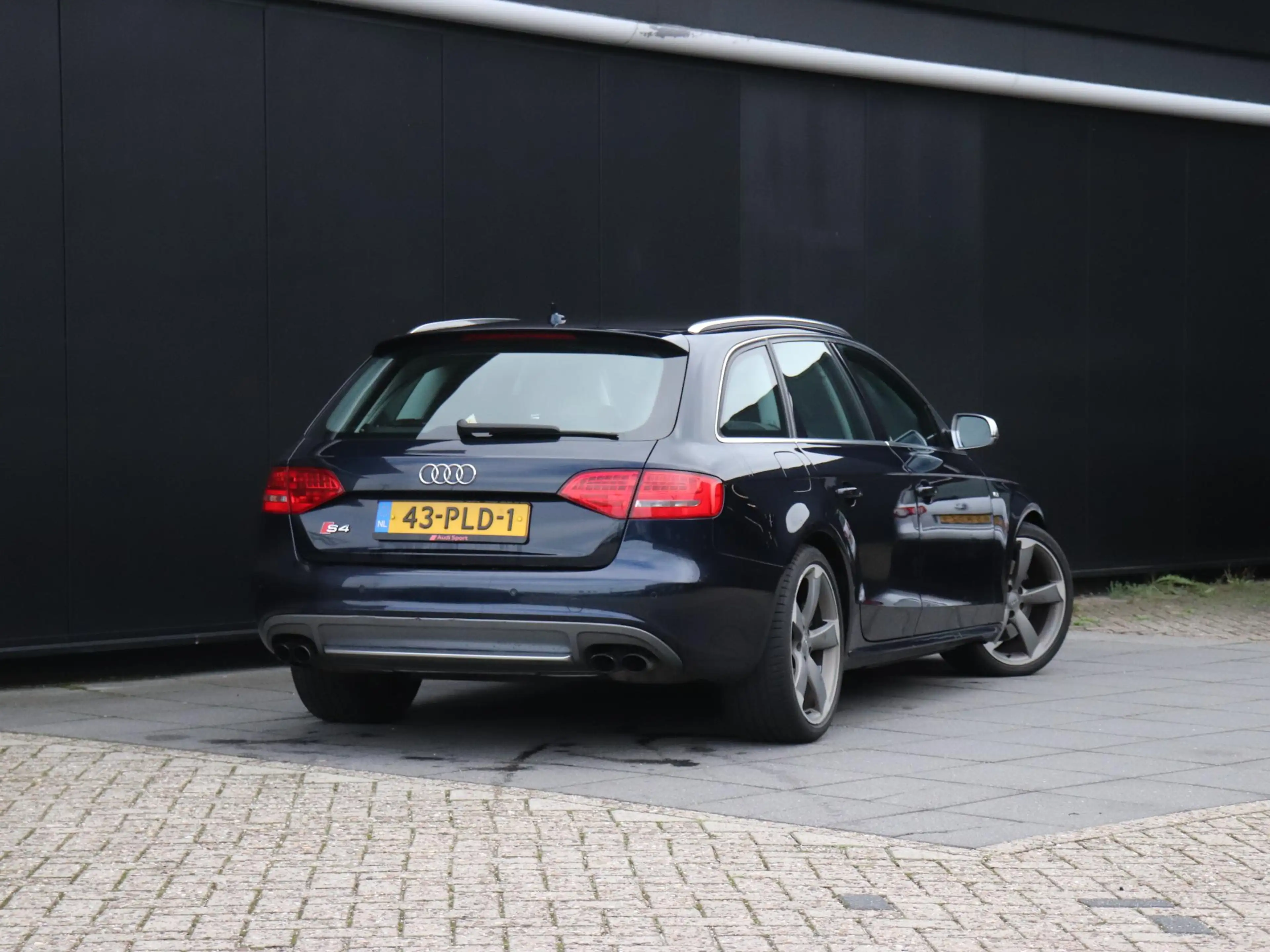 Audi A4 Avant 3.0 TFSI S4 quattro Pro Line | HALF LEDER | — photo 3