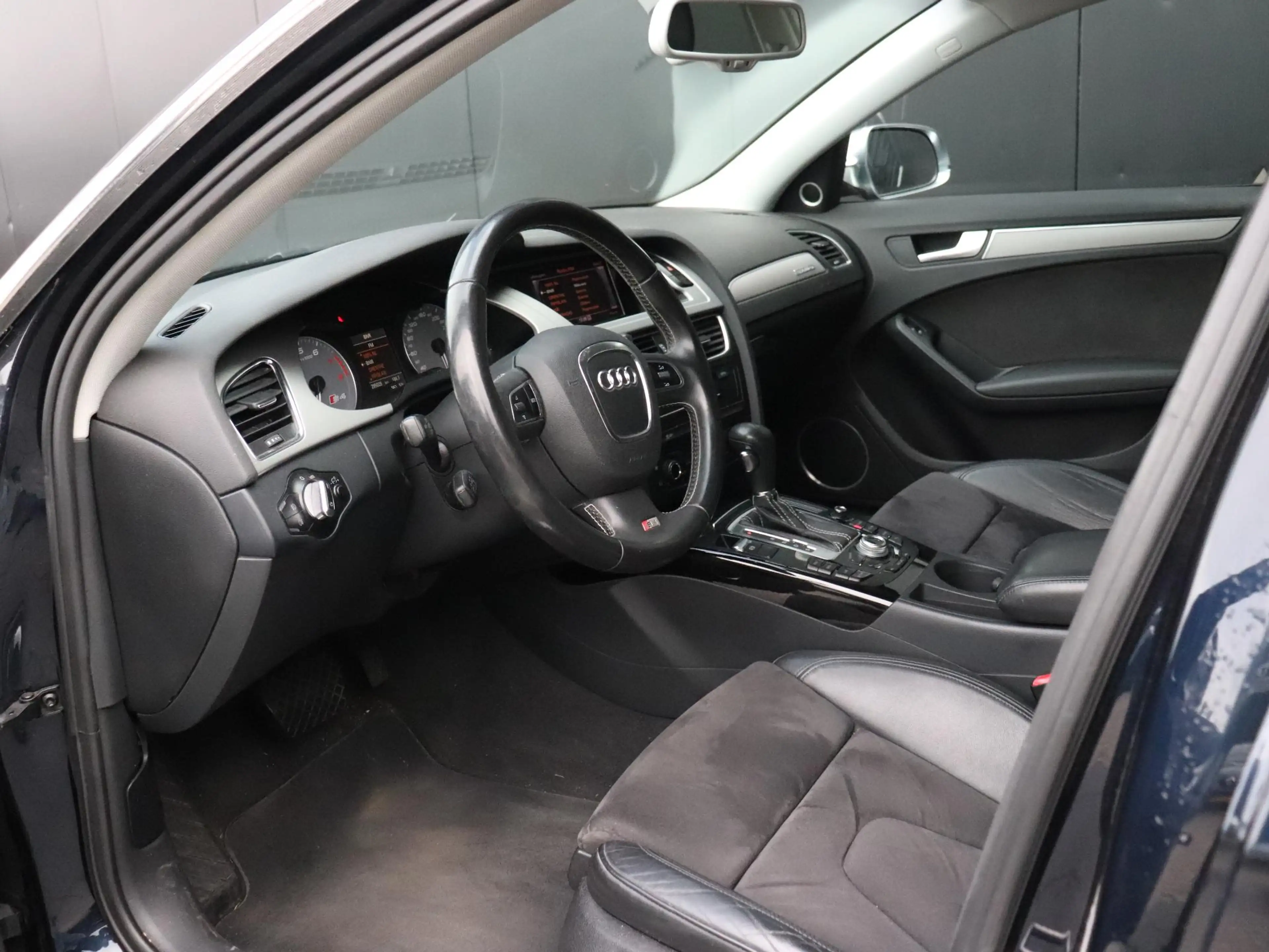 Audi A4 Avant 3.0 TFSI S4 quattro Pro Line | HALF LEDER | — photo 11