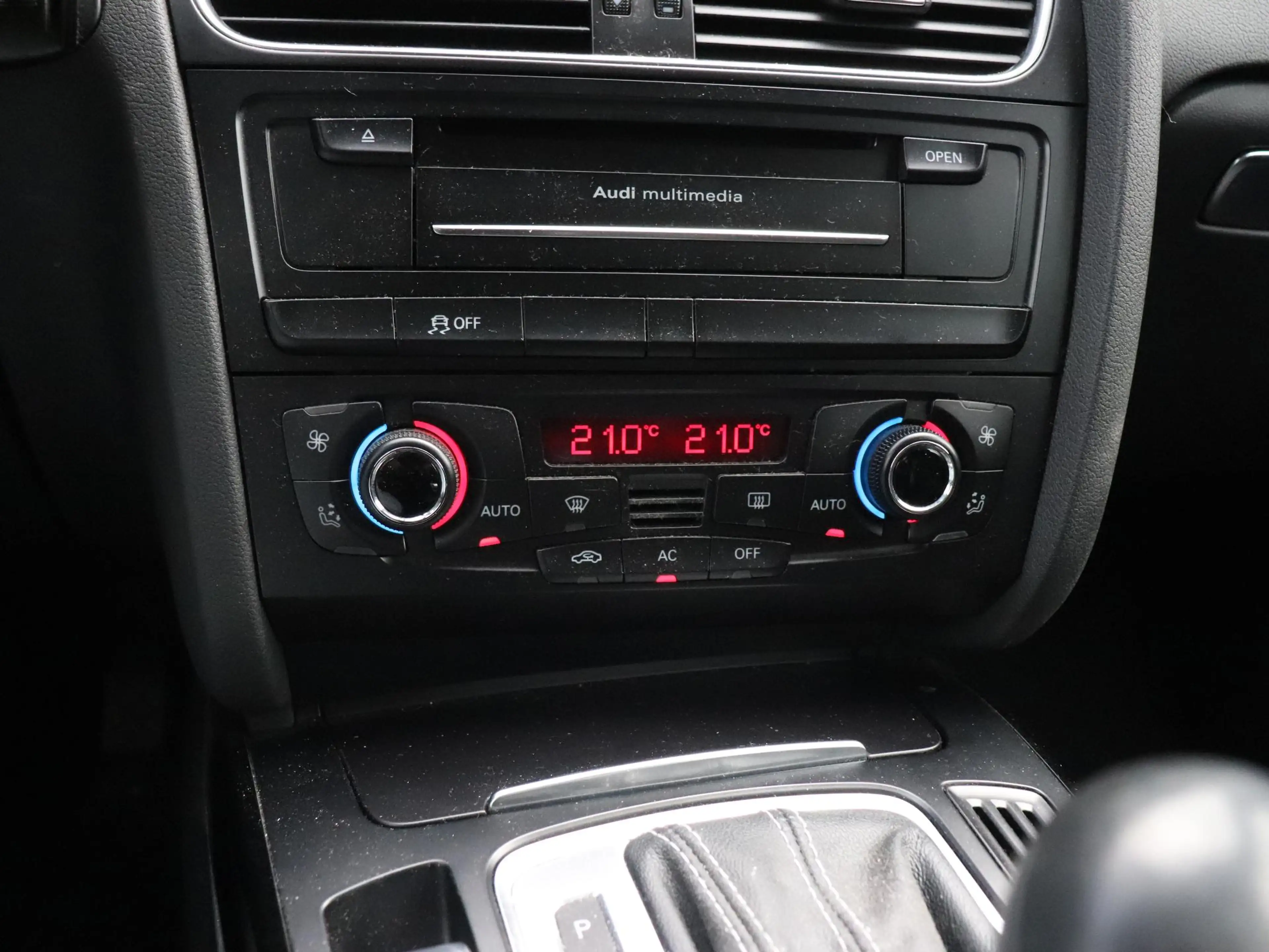 Audi A4 Avant 3.0 TFSI S4 quattro Pro Line | HALF LEDER | — photo 24