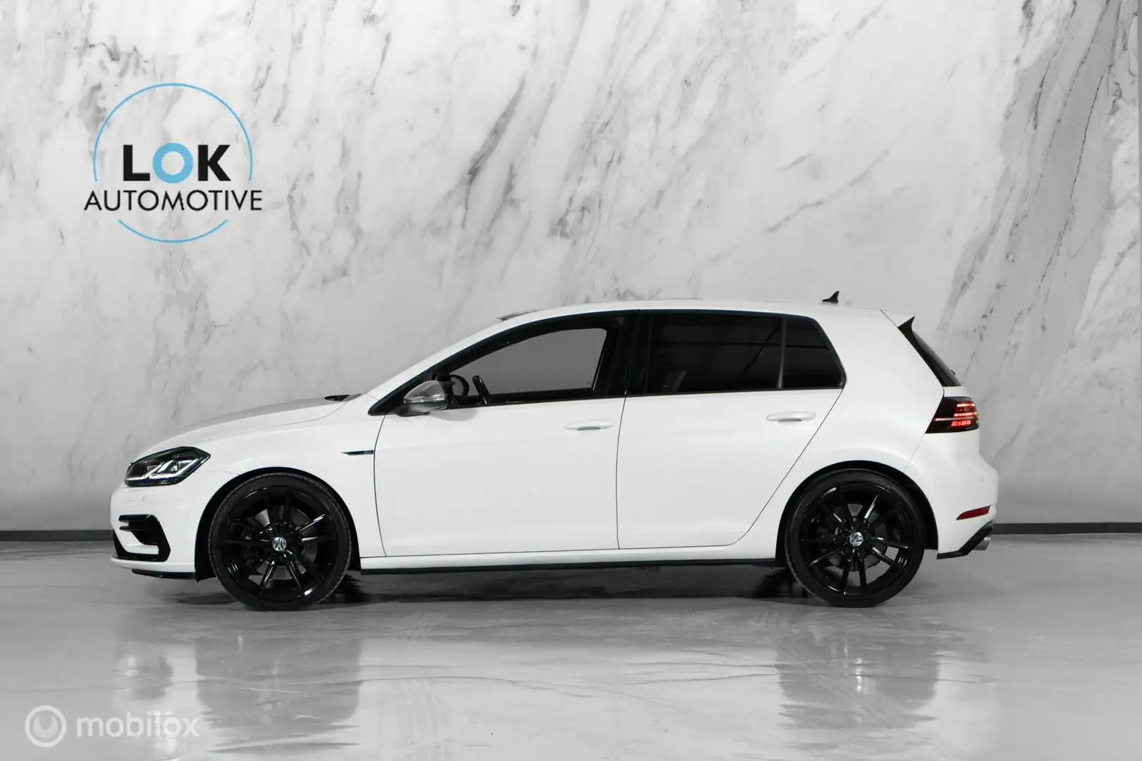 Volkswagen Golf 2.0 TSI R 4 motion|AKRAPOVIC|PANO|DIGITAAL DASH| Wit - 2