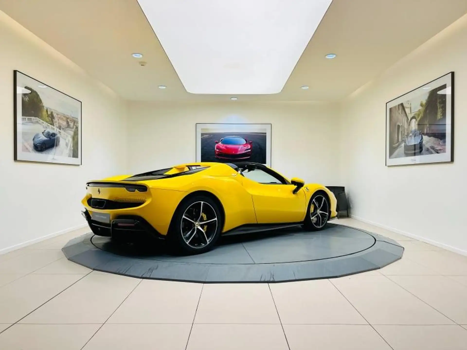 페라리 296 GTS 2025 노랑 사진 2