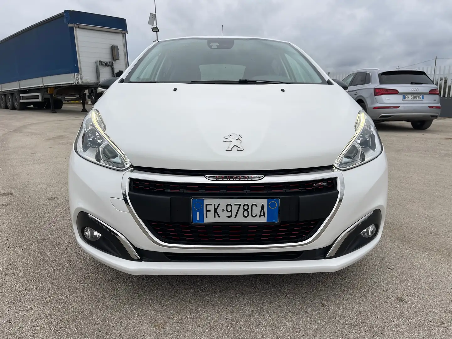 Peugeot 208 208 5p 1.6 bluehdi GT LINE FULL LED Blanco - 2