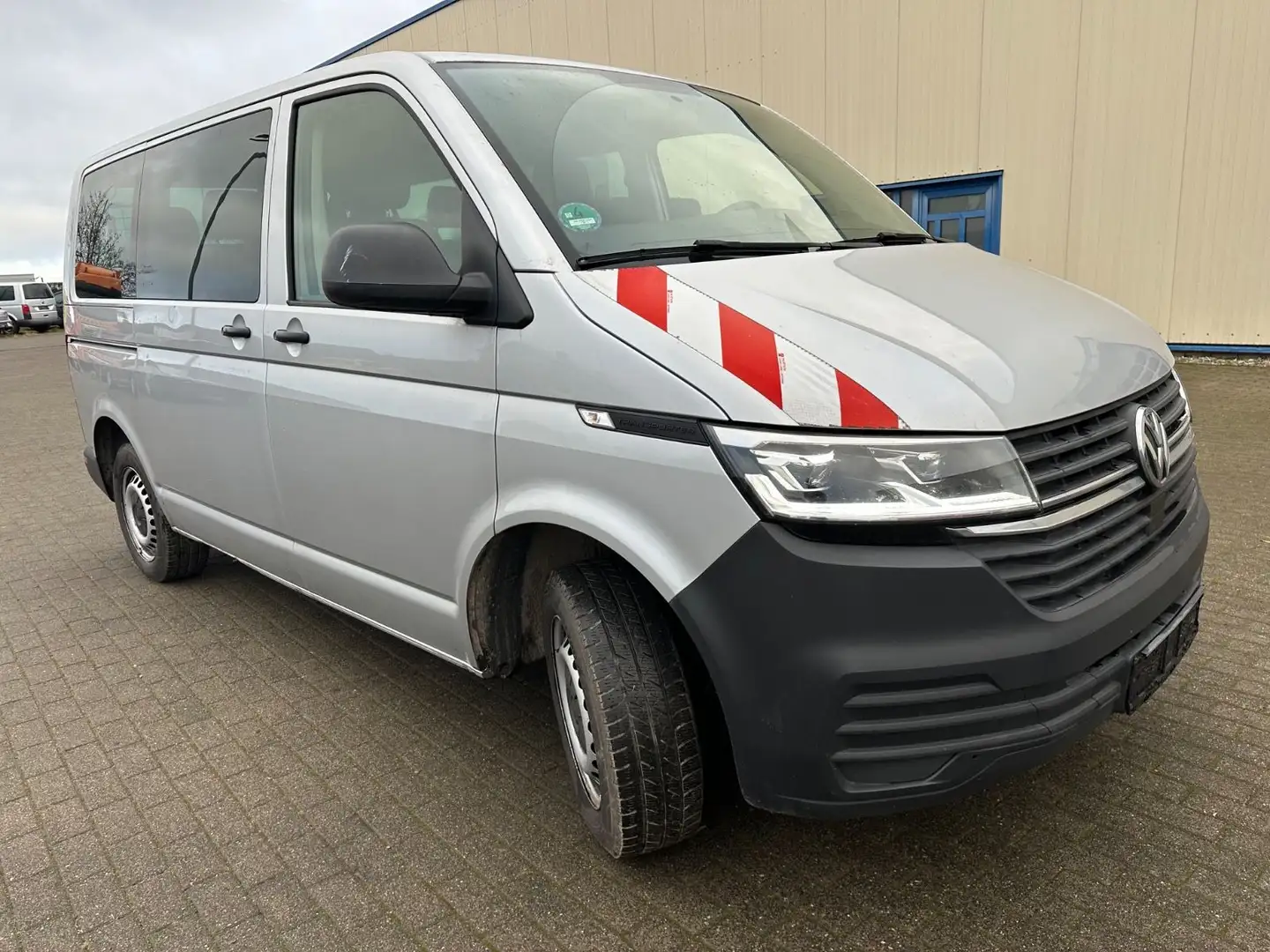 Volkswagen T6 Kombi T6.1 Kombi 8 Sitzer Silber - 1