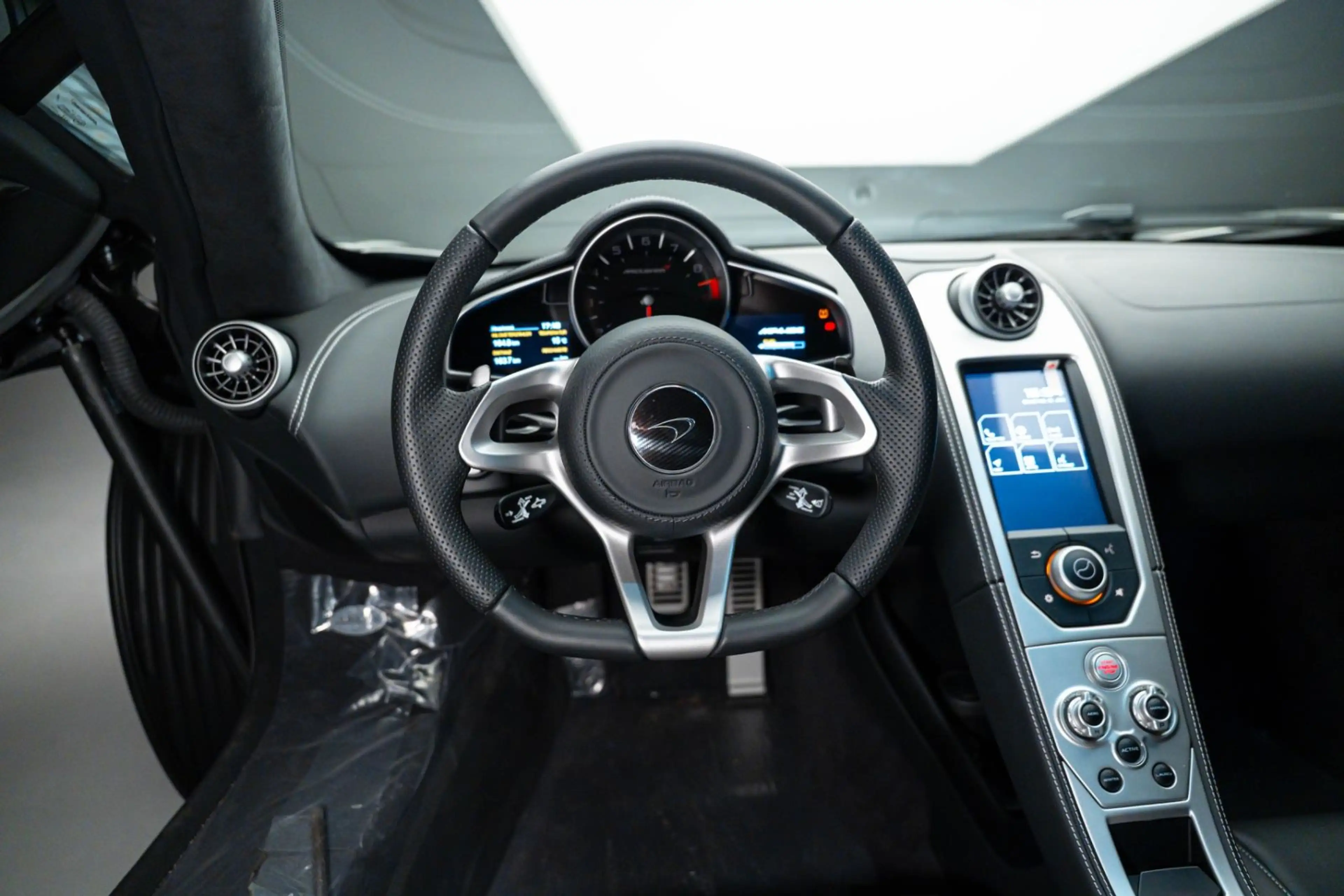 McLaren MP4-12C Edition 50 — photo 15