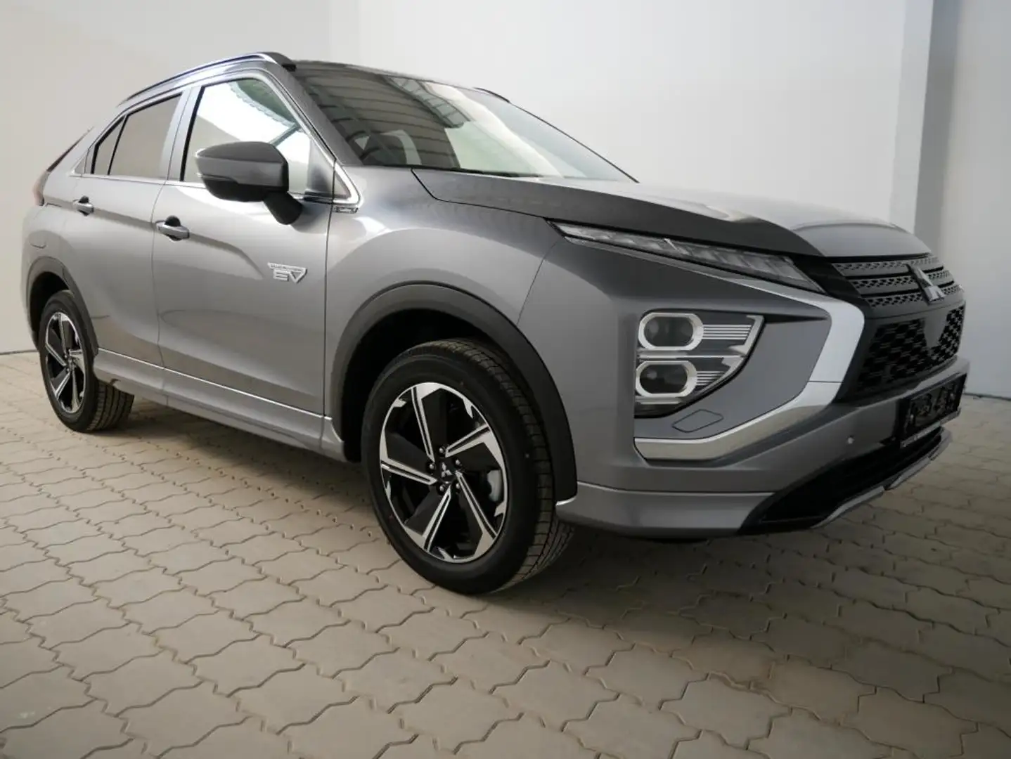 Mitsubishi Eclipse Cross Plug-in Hybrid TOP, 4WD,Leder schwarz,Navi, Gris - 2