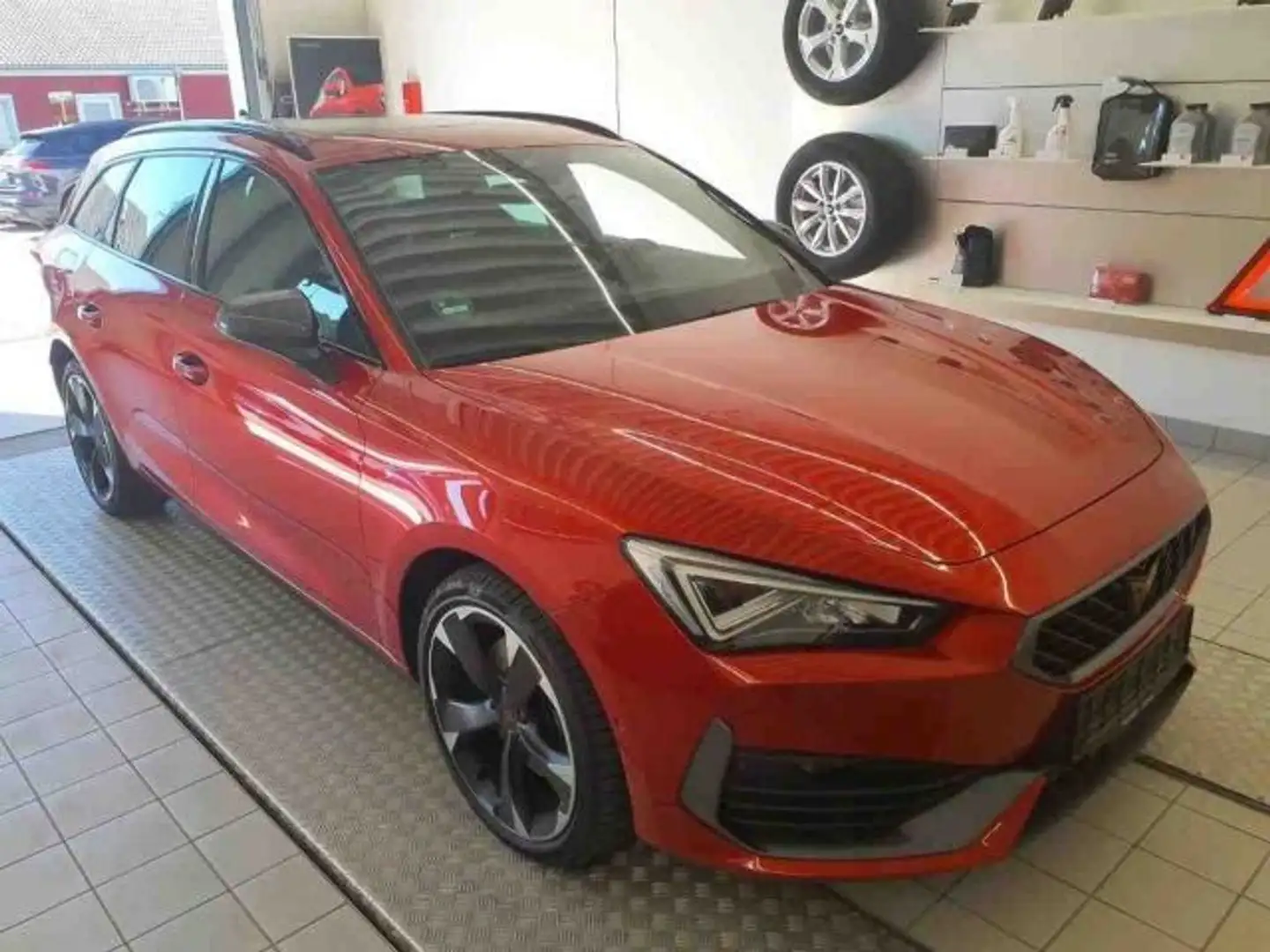 CUPRA Leon ST 1.4 e-HYBRID LED+NAVI+PANO+ACC+DCC+SHZ Rot - 2