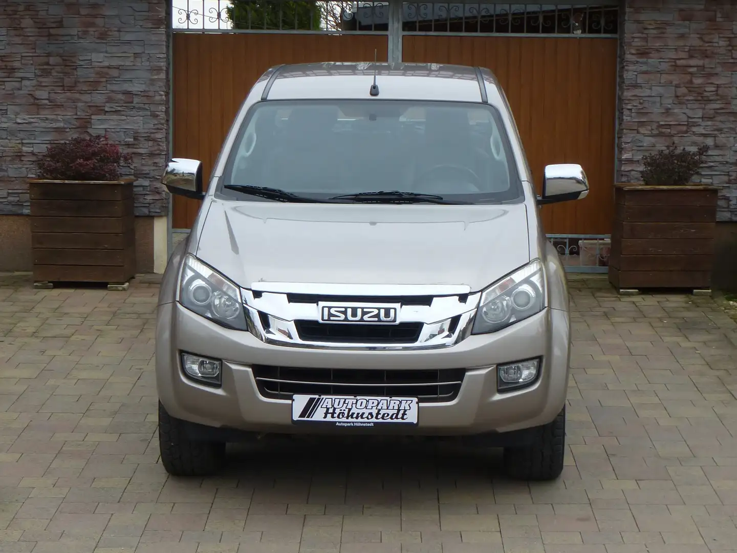 Isuzu D-Max Double Cab LS 4WD *Standheizung*AHK 3,5 t* Beżowy - 2