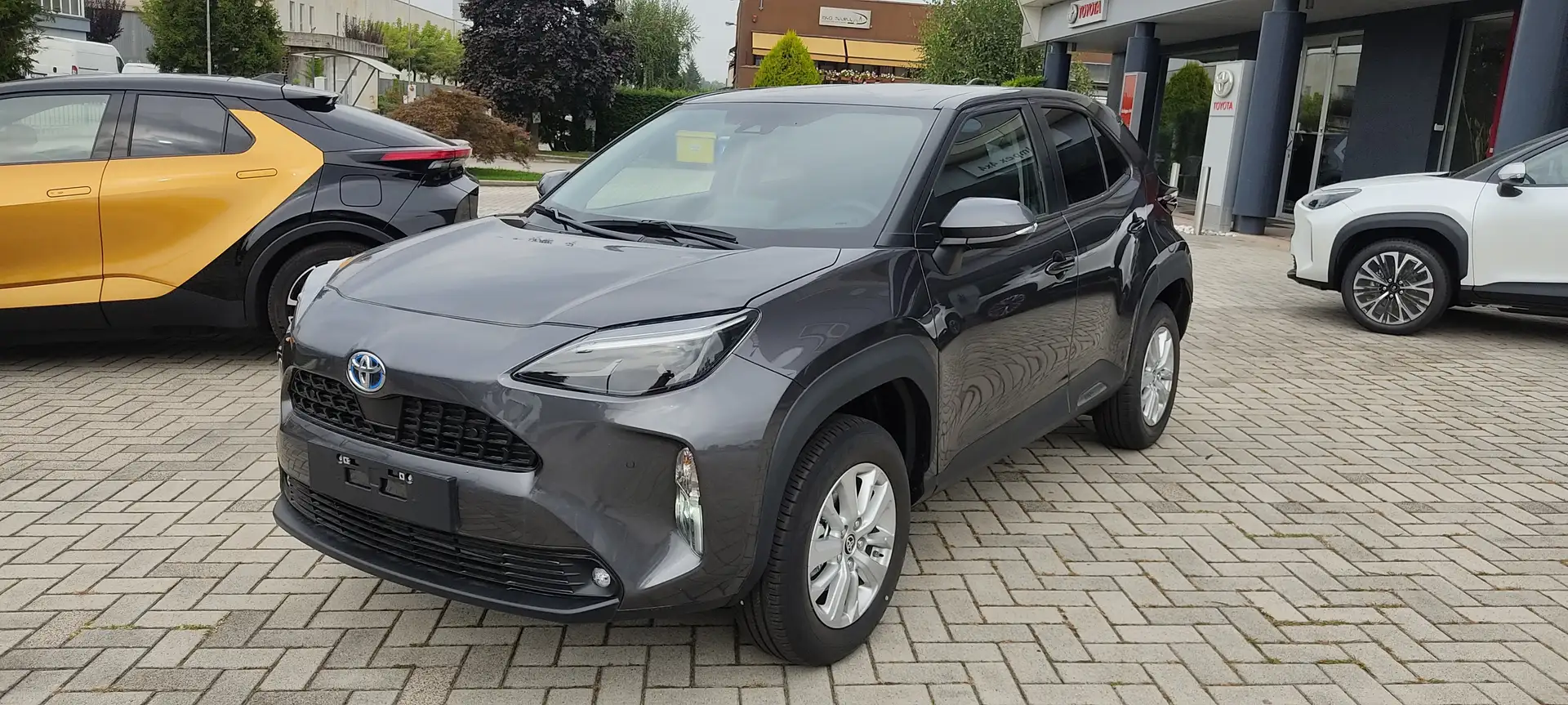 Toyota Yaris Cross 1.5 Hybrid 115CV 2WD Active MY25 Grigio - 2