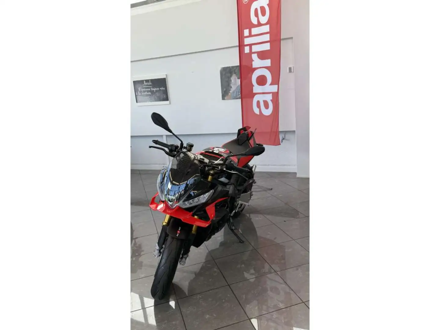 Aprilia Tuono 1100 V4 1100 Zwart - 2