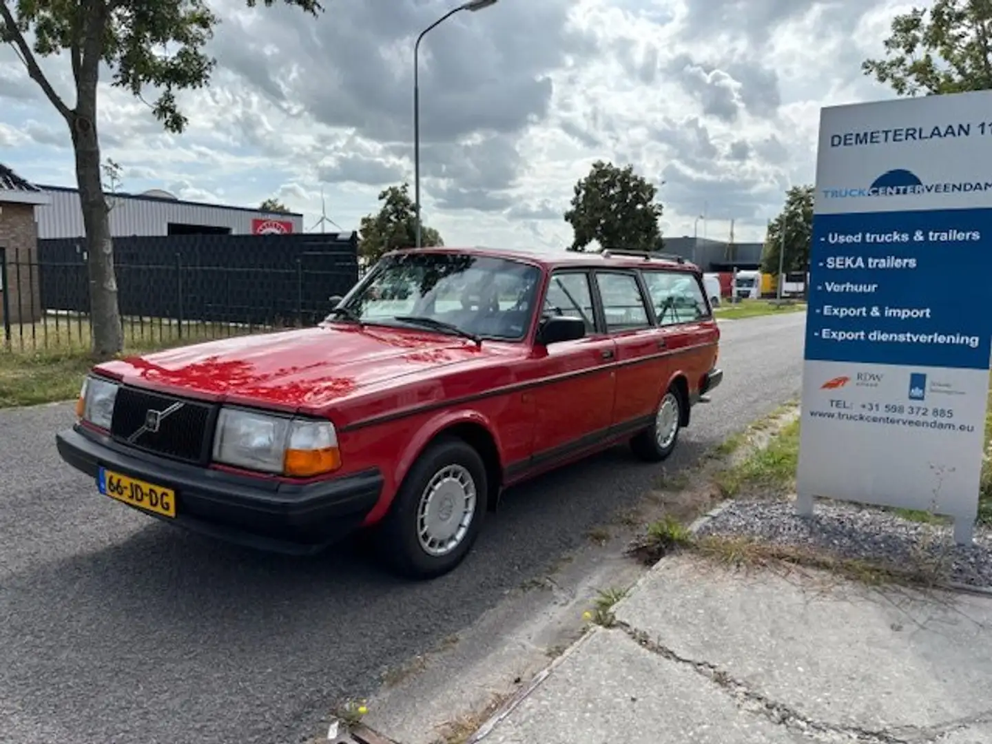 Volvo 240 2.0i Polar Estate Rood - 1