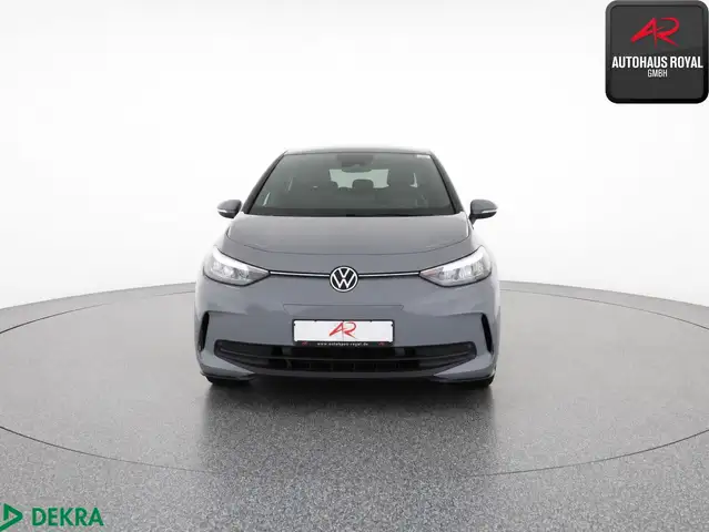Volkswagen ID.3 view 8