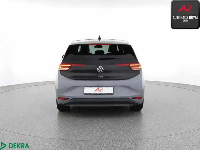 Volkswagen ID.3 view 4