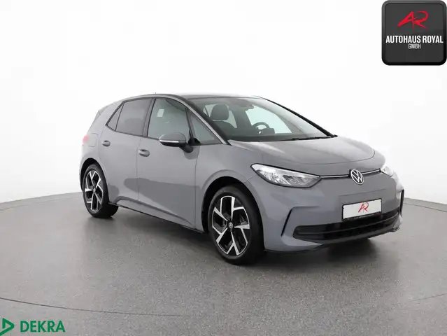 Volkswagen ID.3 view 7