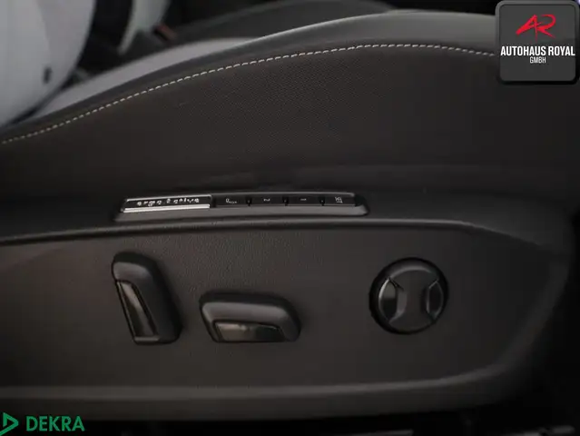 Volkswagen ID.3 view 12