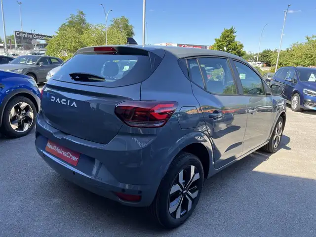 Dacia Sandero view 4