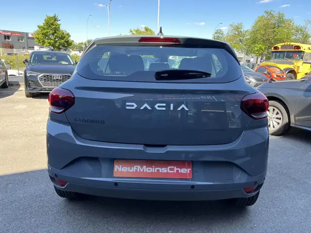 Dacia Sandero view 5