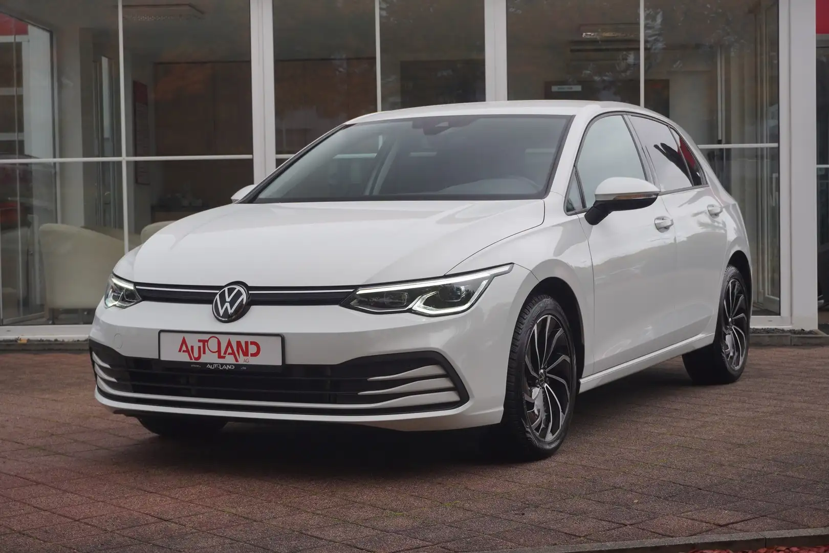 Volkswagen Golf VIII 1.5 eTSI DSG LED Navi ACC Sitzheizung Bianco - 2