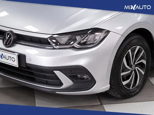 Volkswagen Polo view 9