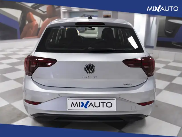 Volkswagen Polo view 4