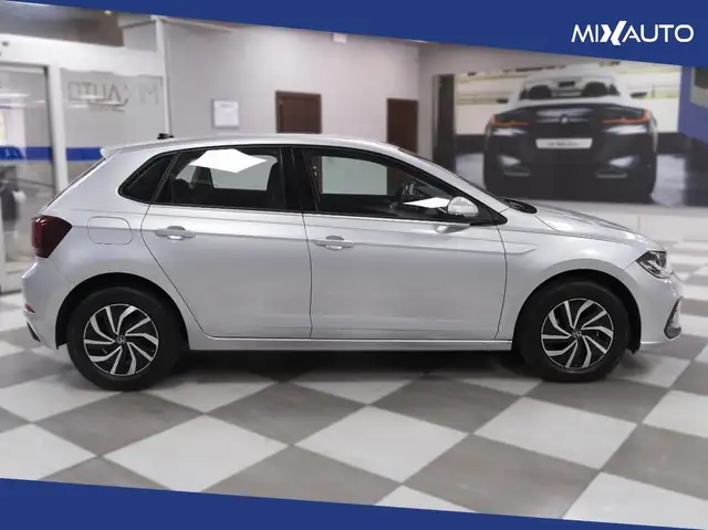 Volkswagen Polo view 6