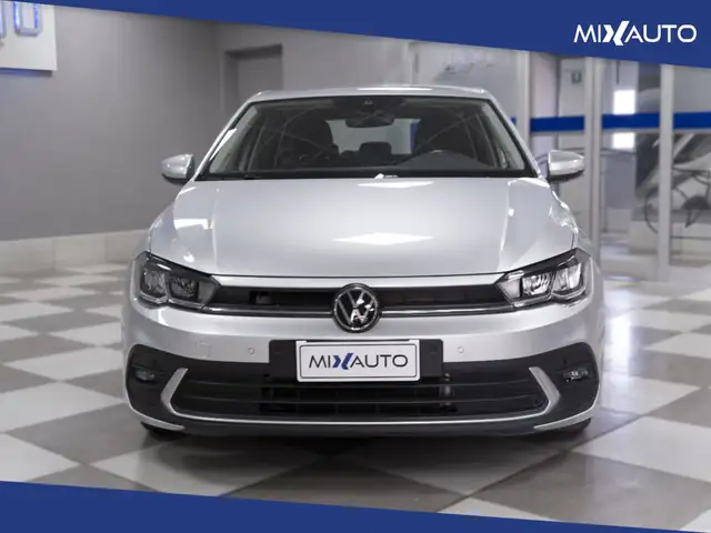 Volkswagen Polo view 2
