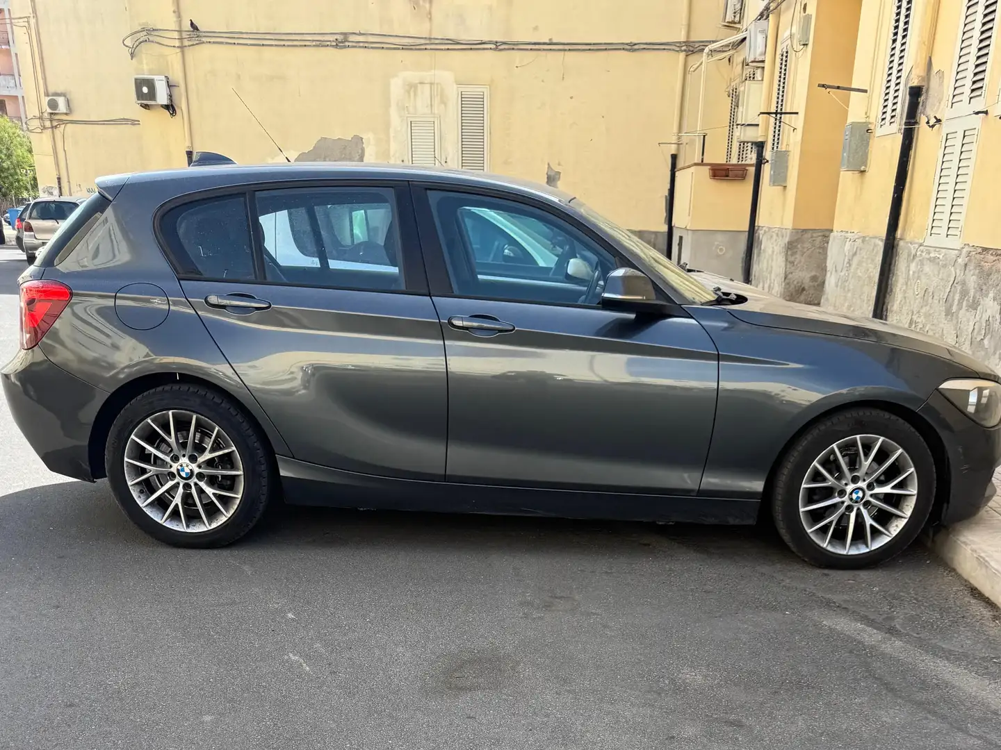 BMW 118 118d 5p xdrive Urban Grigio - 1