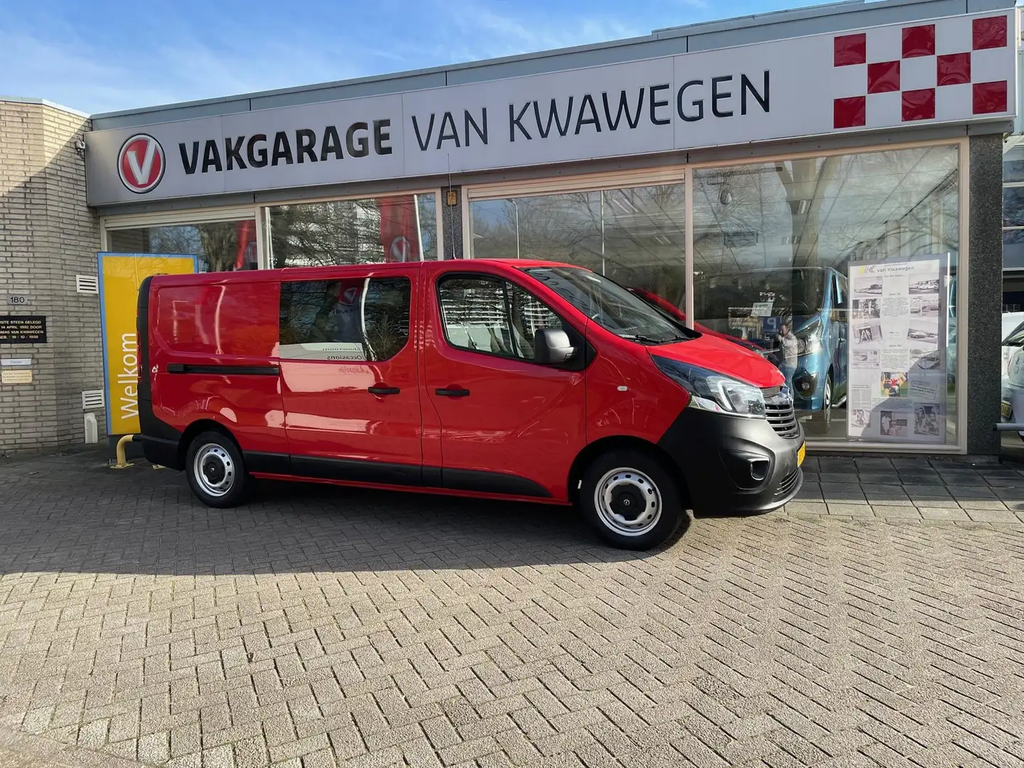 Opel Vivaro 1.6 CDTi DUBB. CAB. 145 PK L2 AIRCO 3 STUKS Rood - 1