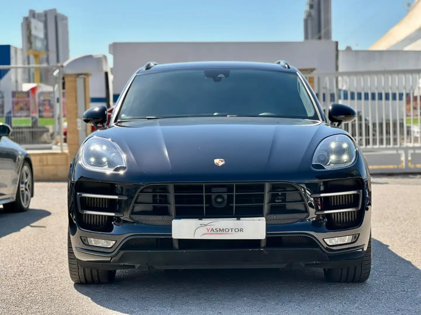 Porsche Macan Turbo Aut. Negro - 2