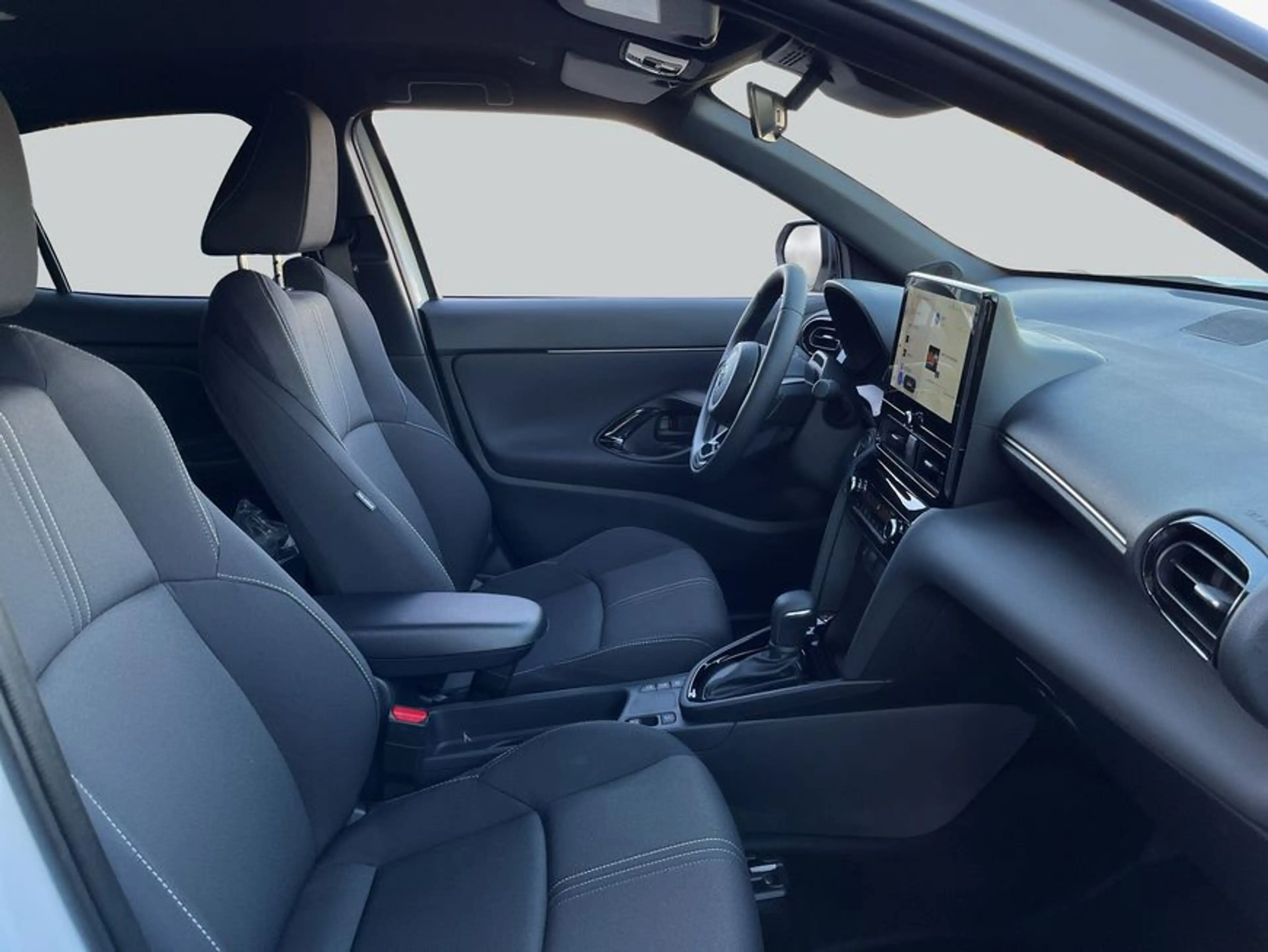 Toyota Yaris Cross Hybrid Teamplayer Technik-Paket PDC — photo 12