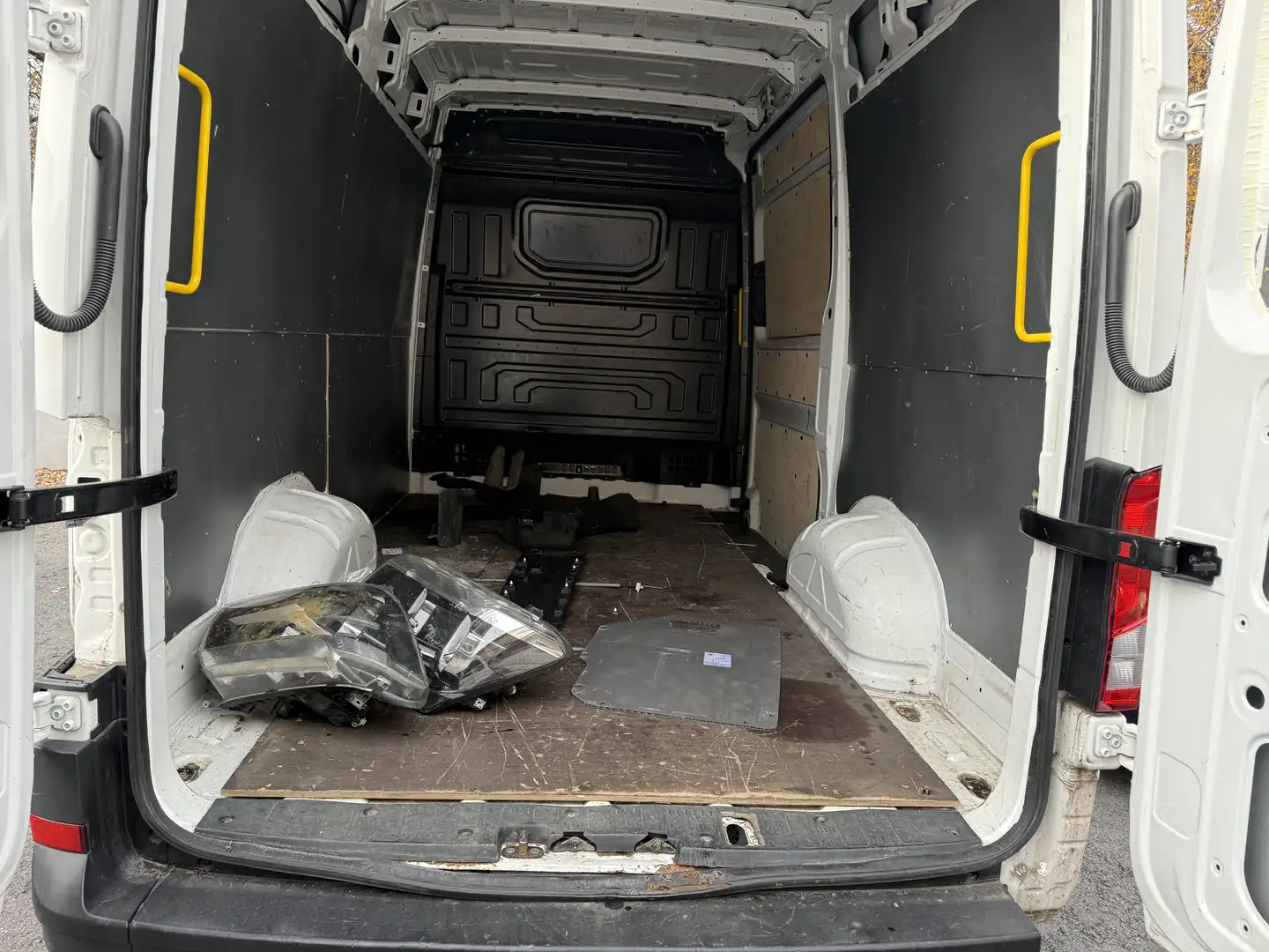 Volkswagen Crafter Kasten 30 mittellang Hochdach FWD L3 H3 Weiß - 2