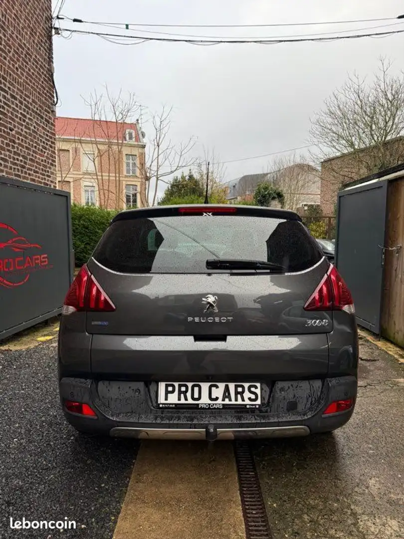 Peugeot 3008 1,6hdi Gris - 2