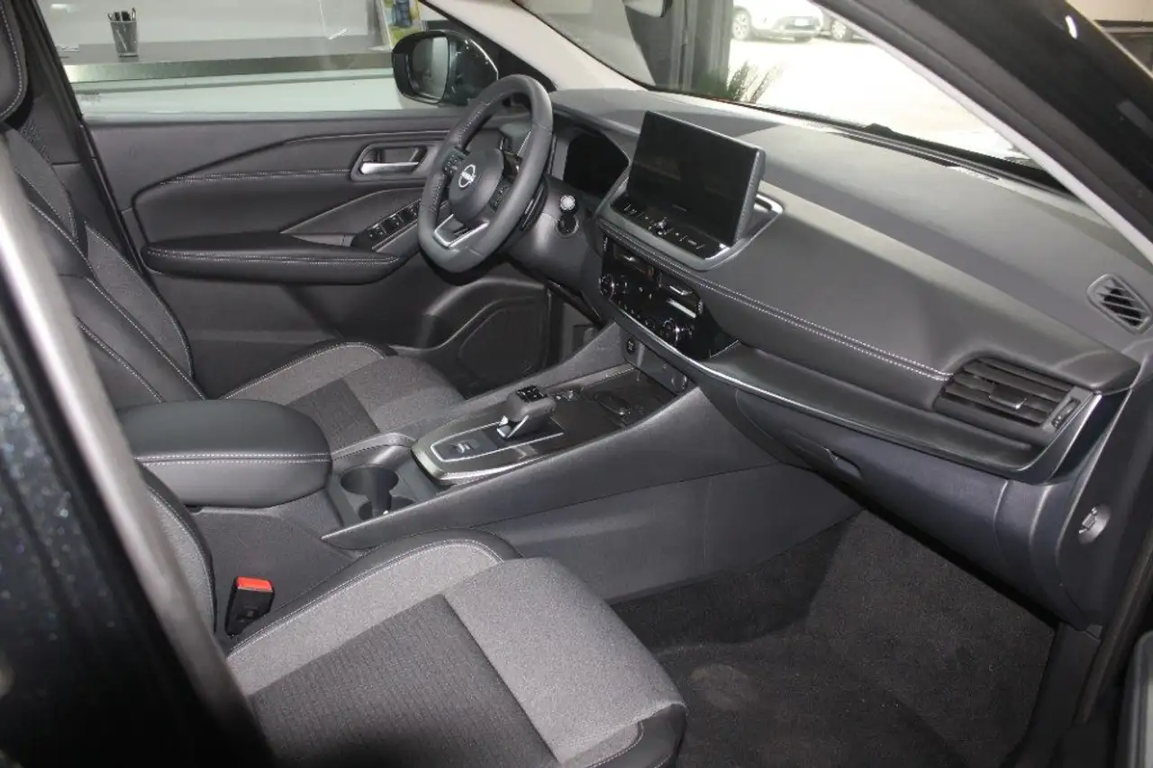 Nissan Qashqai 1300 MHEV 158 CV Xtronic N-Connecta 8