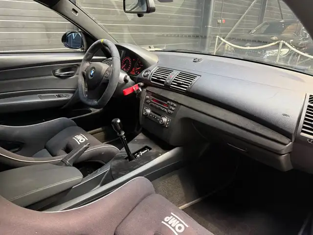 BMW 1 Series view 13