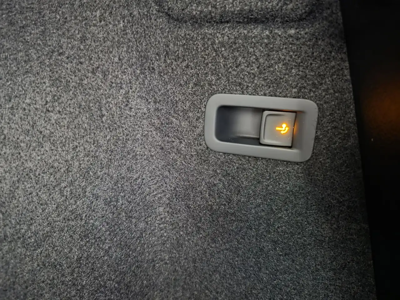SEAT Ateca DSG FR Black Edition 360°|AHK|ACC|El.Heckkl. 24