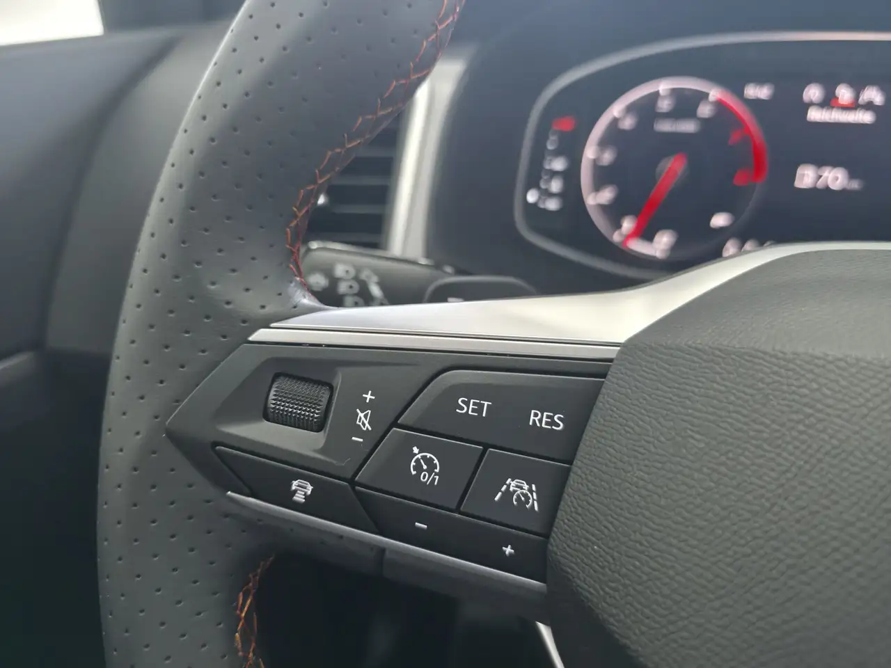 SEAT Ateca DSG FR Black Edition 360°|AHK|ACC|El.Heckkl. 12