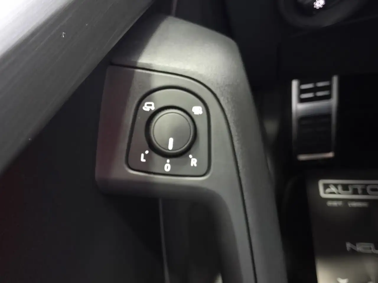 SEAT Ateca DSG FR Black Edition 360°|AHK|ACC|El.Heckkl. 25