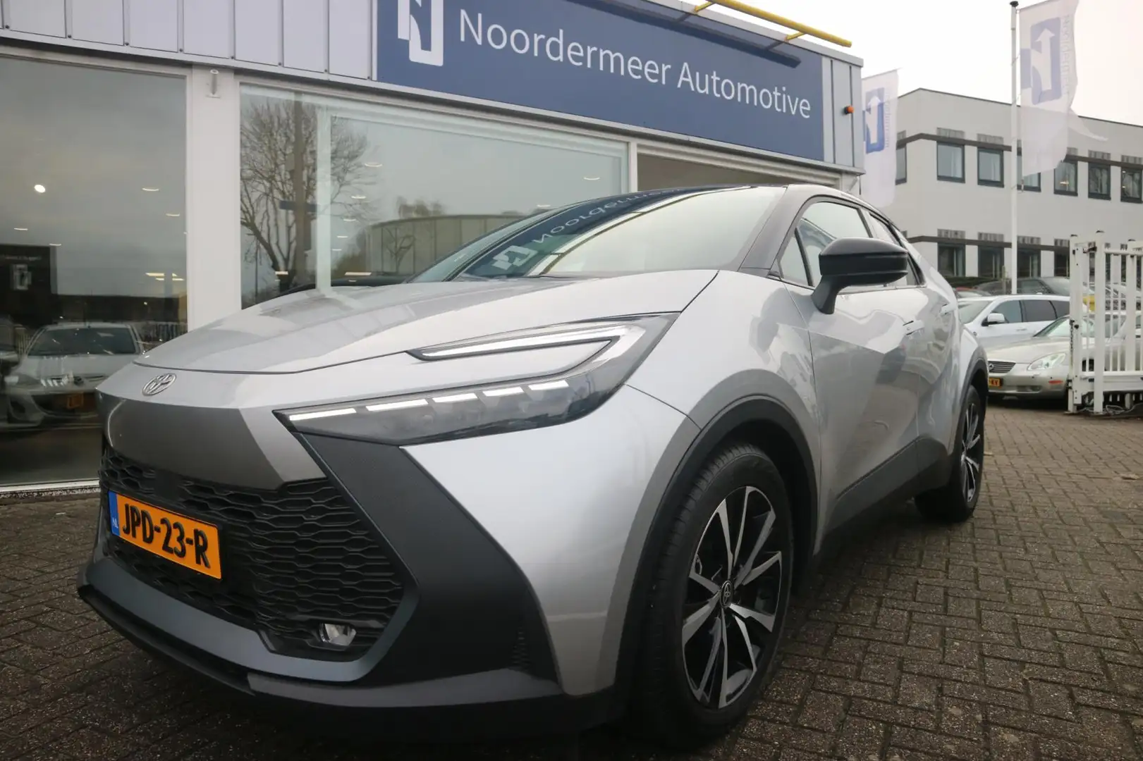 Toyota C-HR 1.8 Hybrid 140 Business Plus D-Team navigatie / ca Gris - 1